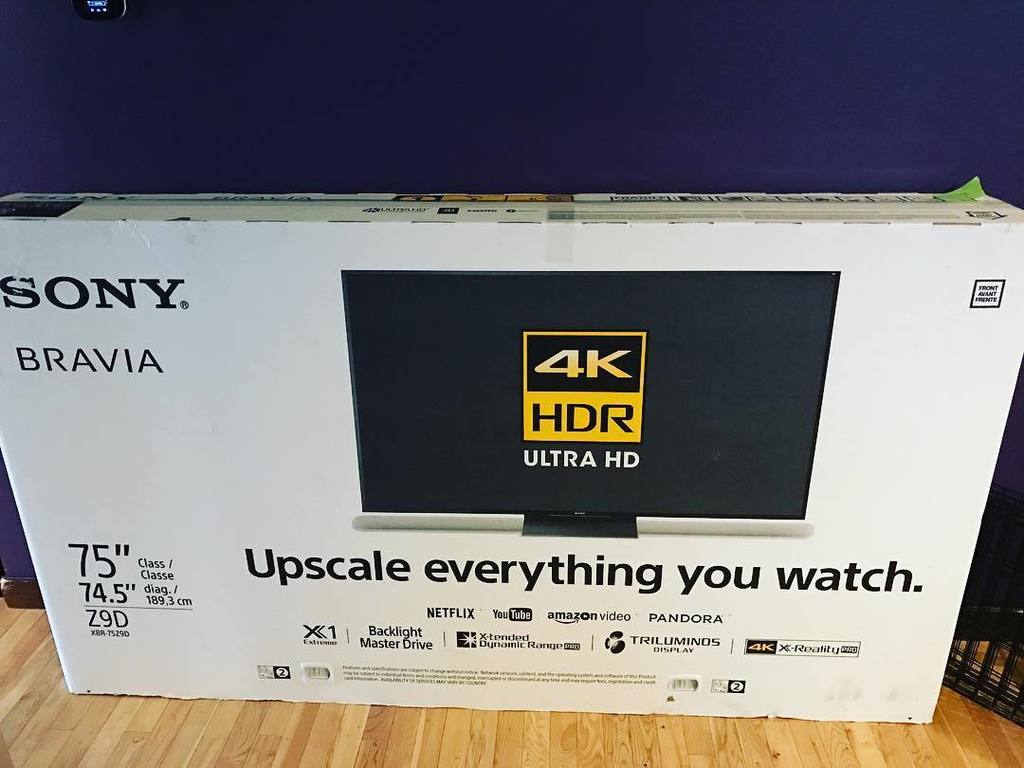 AndruEdwards's tweet photo. Shout out to @Sony for sending over the #Z9D! Gonna set this up today! #4k #hdr https://t.co/wWGue5JxWy https://t.co/wotNSdX8mW