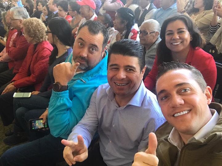 AdrianRubalcava's tweet photo. Escuchando los grandes logros de @Mariana_Moguel felicito a su gran equipo y su entusiasmo!@IBetanzosMTDF @Tonatiuh73 https://t.co/fdJODNvjRV