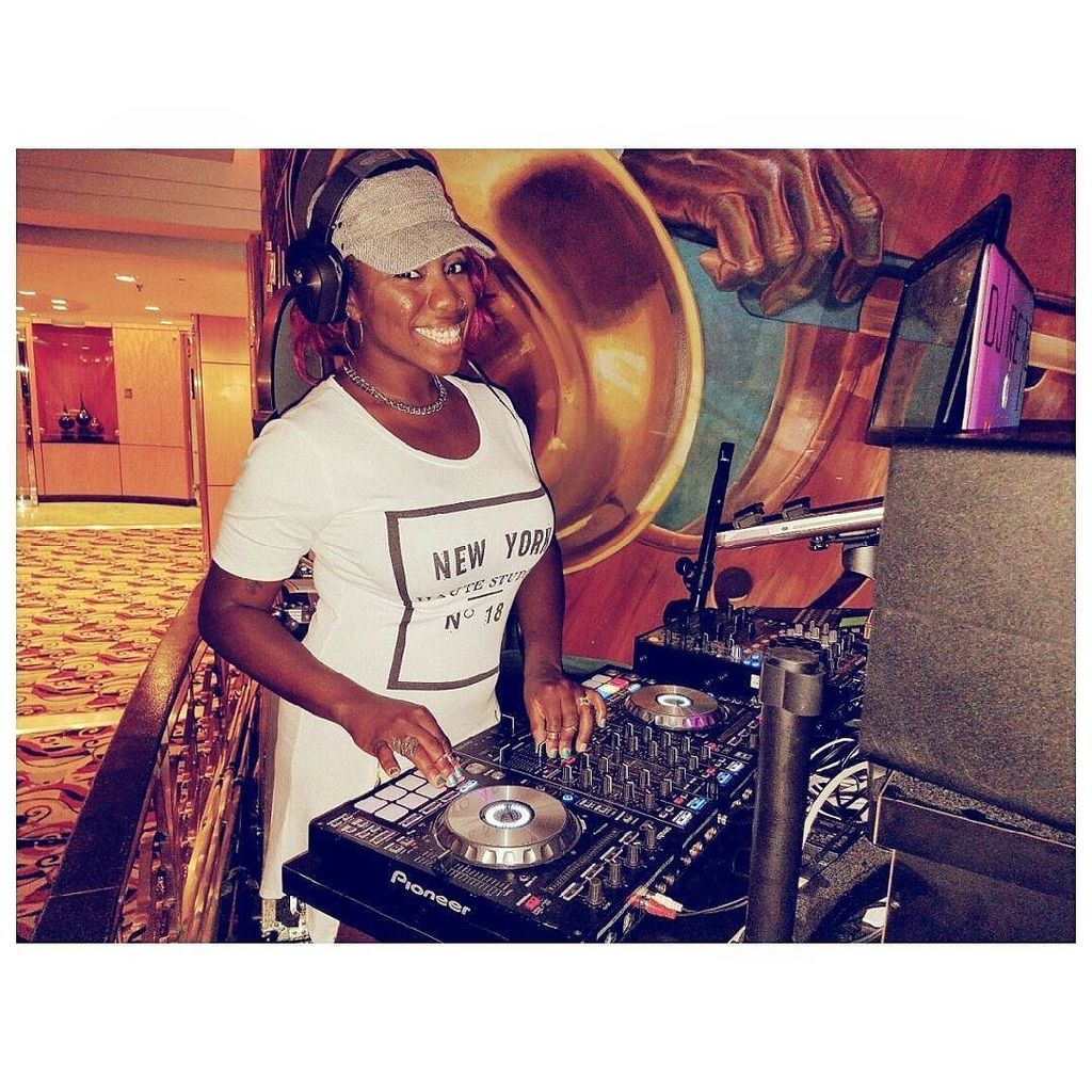 DjReRe's tweet photo. They really need to put a real #djbooth in the #club lol #IsYourDjThisCute #Femaledj #DjRe… https://t.co/MmNUbfFixj https://t.co/SLb0Z8uUD3