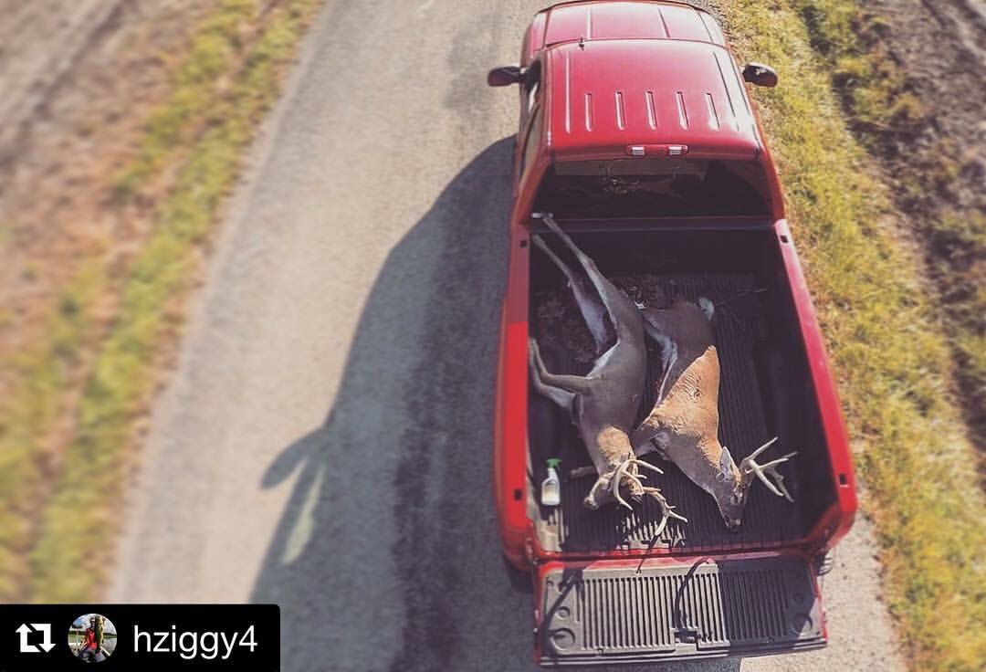 RackRecruits's tweet photo. Two reasons to leave the tailgate down. #Season4 https://t.co/YbNvzFUCOb