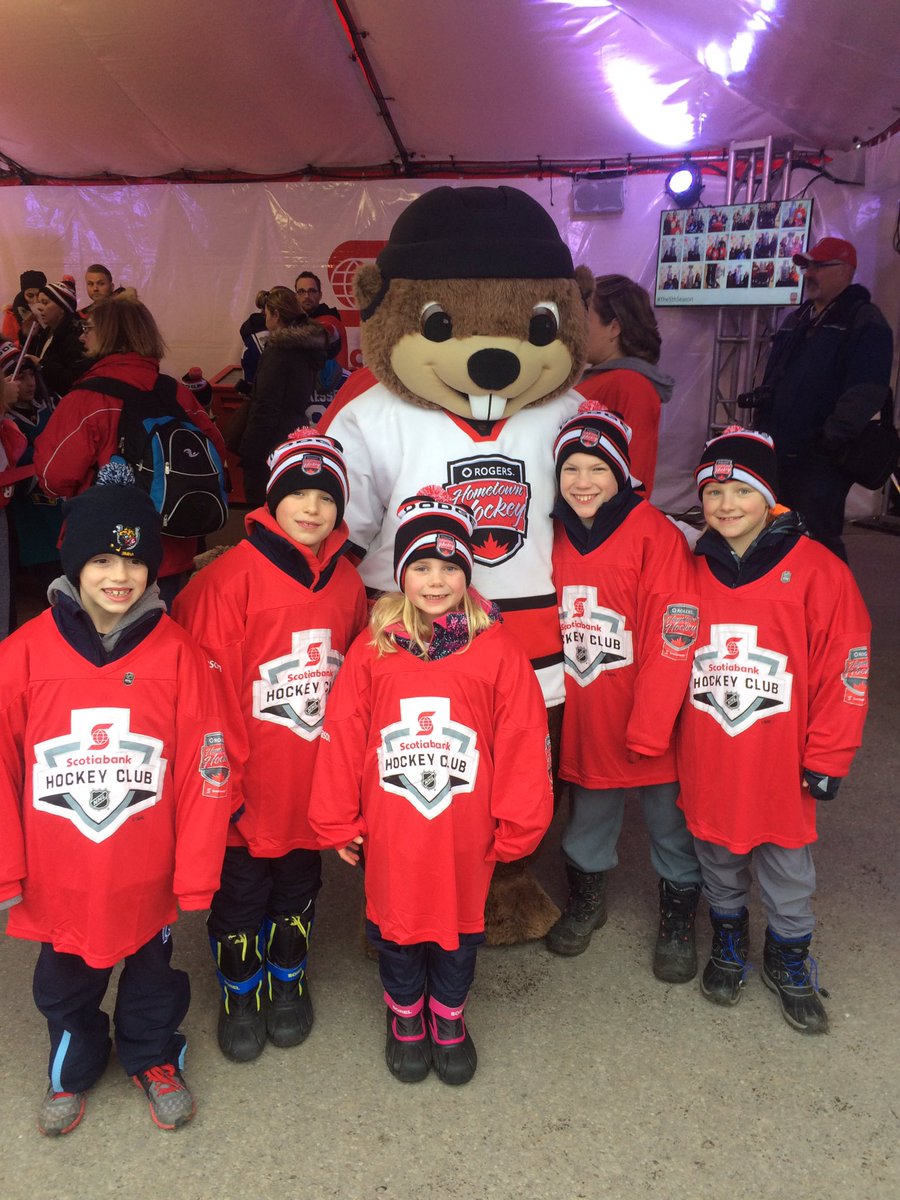 eblack49's tweet photo. Hanging out at Rogers Hometown Hockey #The5thSeason https://t.co/84kugJVRz3