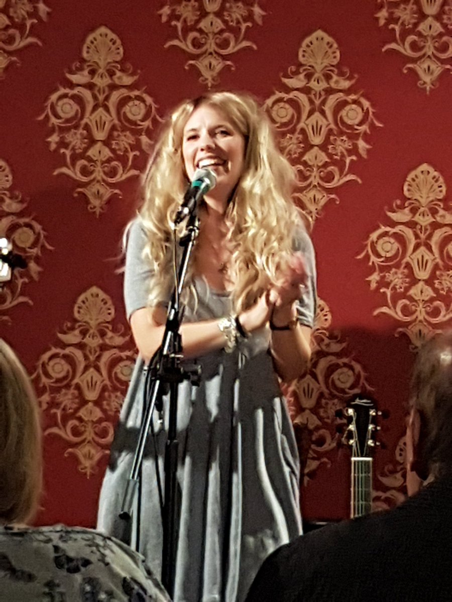 DavidFilce's tweet photo. WOW!!! Incredible @fredshousemusic kicking off proceedings at #EntShed Bedford https://t.co/HgnhXdiEA3