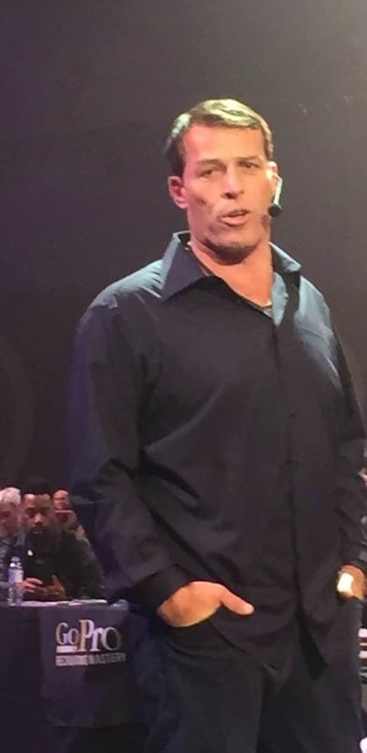 C__Goldsbrough's tweet photo. Thrilled to meet the great Tony Robbins - a true master in leadership and peak performance. Awe inspiring! #Success #NoLimits https://t.co/r4Be2LiCec