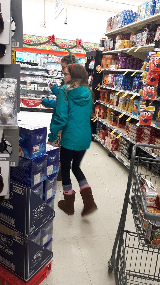Tammy_Manor's tweet photo. Grocery shopping for the good bank with the $ raised at Breakfast with Santa. #lookingfordeals @MrGoldsworthy12 @HTEK6 https://t.co/sWgEcUUdxl