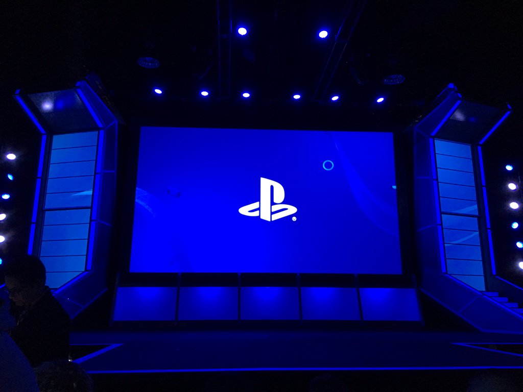 PSUdotcom's tweet image. Our man @ernstylin will be live-tweeting the #PlayStationExperience 2016 press conference! Standby for #PSX16!