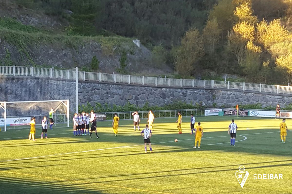 SDEibar's tweet photo. |URKO| 
AMAIERA | FINAL | FULL TIME
0-3 | Garaipen handia Mondragon KE-ren aurka! Larra (2) eta José Arizagaren golak. 💪🔴🔵 #armagintxoak https://t.co/fCwxT9iBz4