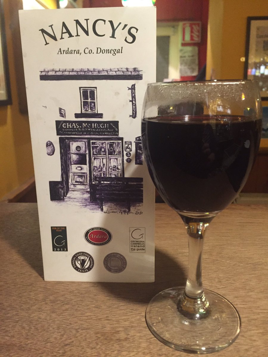 Mulled wine...you know you want some! 🎄🍷