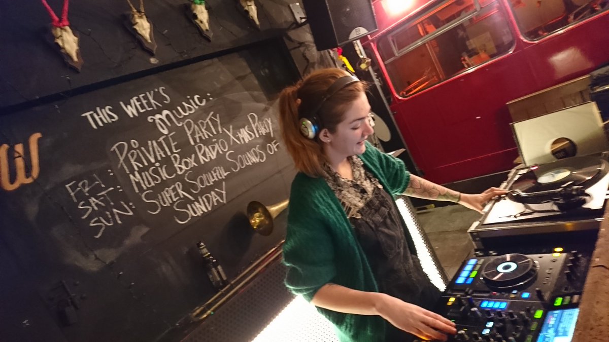 #OnAir Music Box Radio Xmas Party #live from <a href="/wunderlustLDN/">Wünderlust</a> 17:00 - 19:00 <a href="/evansontheradio/">Sarah Evans</a>