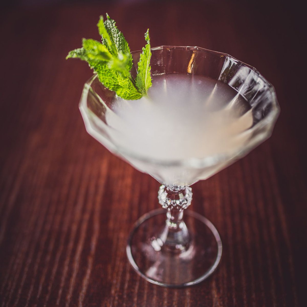 laura_diamondo's tweet photo. Cocktail of the week..'Southside' is made with gin, lime juice, simple syrup and mint and we LOVE it! #twentyoneclub #newyork https://t.co/hyURw0Wvbs
