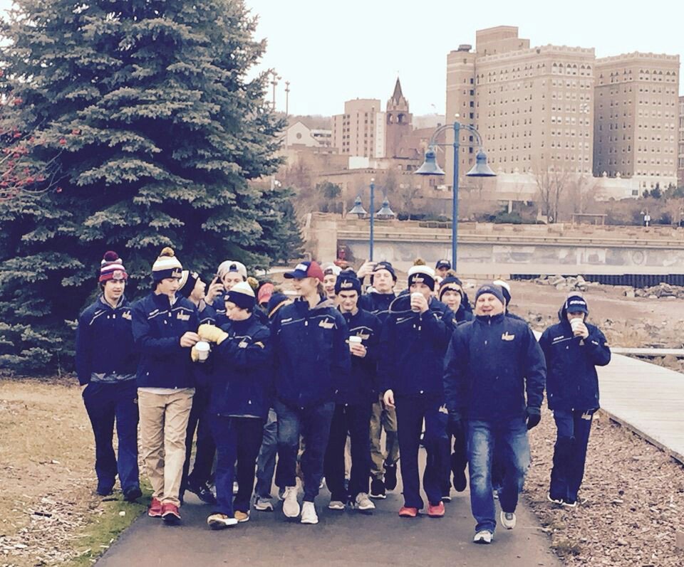 PLLakersBAA's tweet photo. Getting the blood pumping for game #3 #spirit2016 https://t.co/dd8qks6SSJ