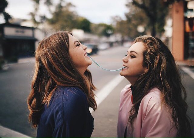 👩💕👩