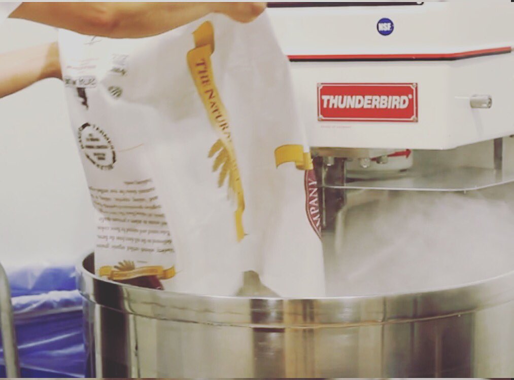 dariodeconti's tweet photo. #00flour for our #pizzadough - #camomi #heartcrafted #pizza #pizzalovers #vpn #apn https://t.co/72nZwG7liq