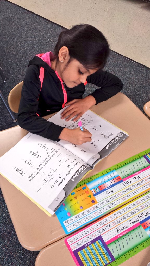 PrincipalKorzyp's tweet photo. Working hard on our Common Core Quick Checks 👍✔ #eefamily #commonformativeassessments https://t.co/mItCjVOkpN