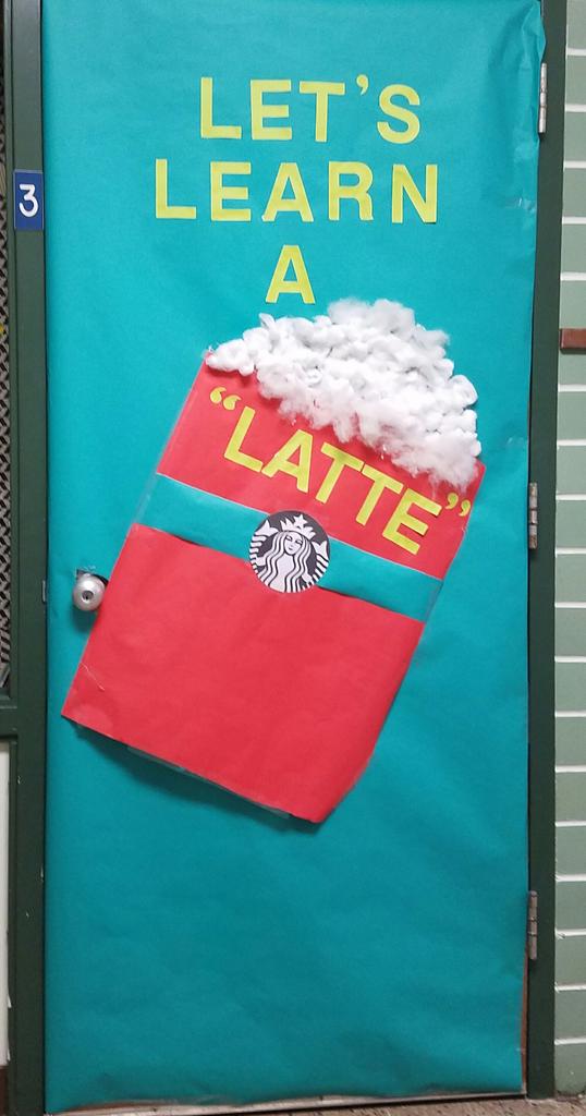 Cre8iveCharEd's tweet photo. Door decorating! #BondingAtWork https://t.co/Qa1AJAe3KZ