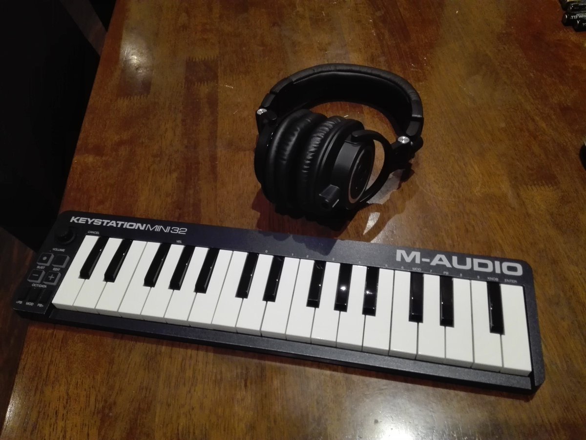 standoutband's tweet photo. The perfect gift for the itinerant composer!
Gotta say that I'll miss all the mental composition! 😬
#composing #birthday #travelskills https://t.co/TfwtoyVsHE