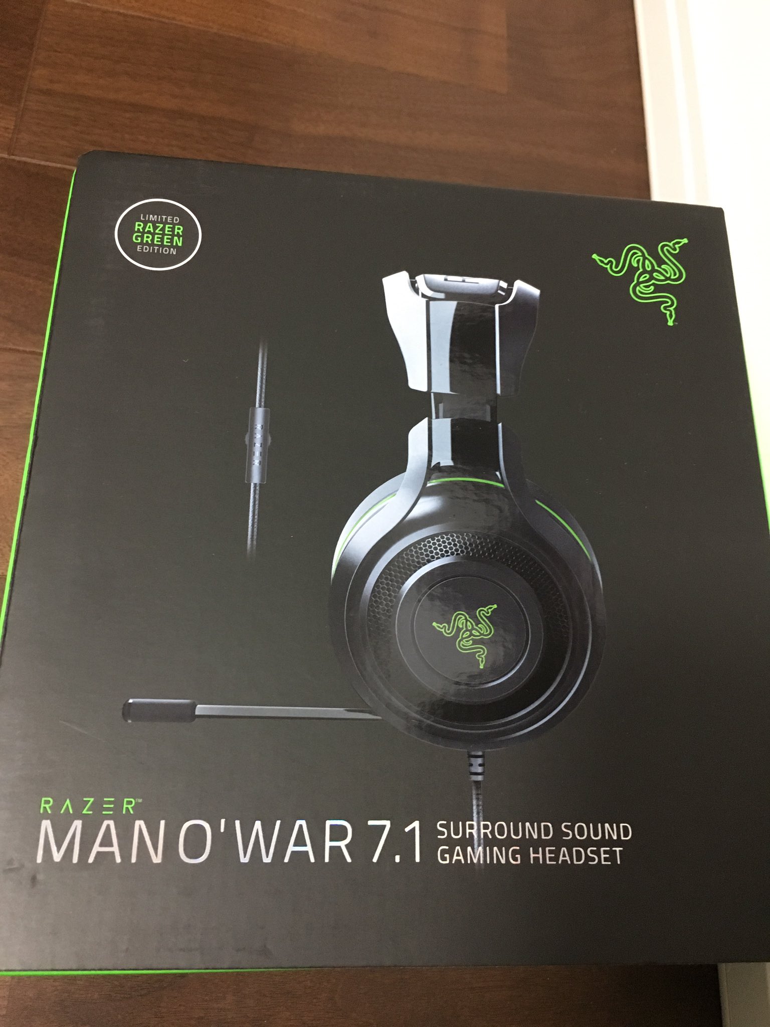 赤髪のとも レイザーのヘッドセット すごいものをもらってしまったぁ T Co Smoejd11o7 Twitter