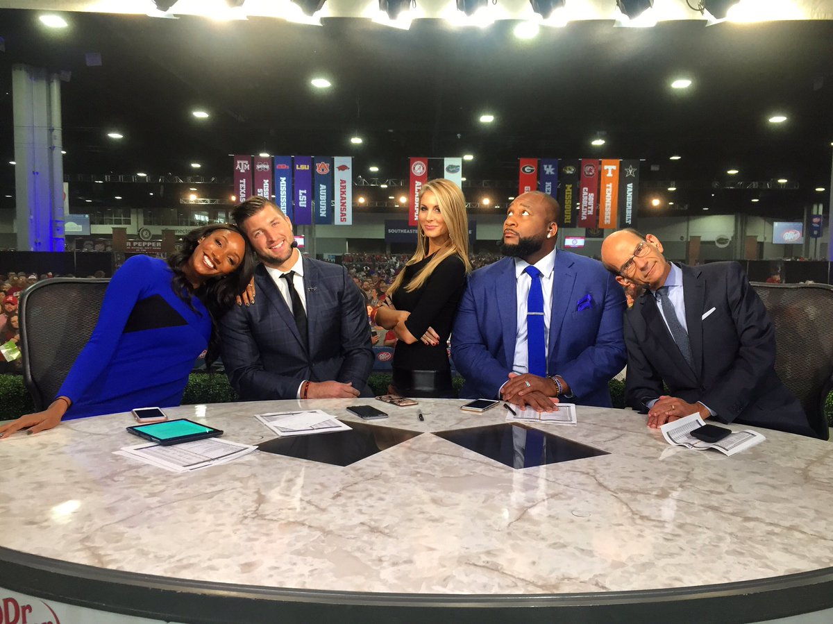 TimTebow___'s tweet photo. Luv this crew! #SECNation #SECChampionship https://t.co/WeNnv0oox6