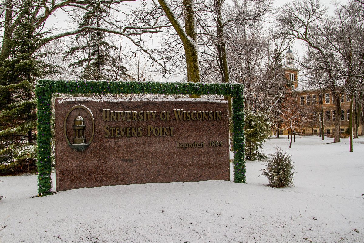 UWStevensPoint's tweet photo. #UWSP blogger @AlyssaDeem88 shares student volunteer opportunities this month on #UWSPblog: https://t.co/fcURv6njT7 #PointersGiveBack https://t.co/s9Lpp1faHz
