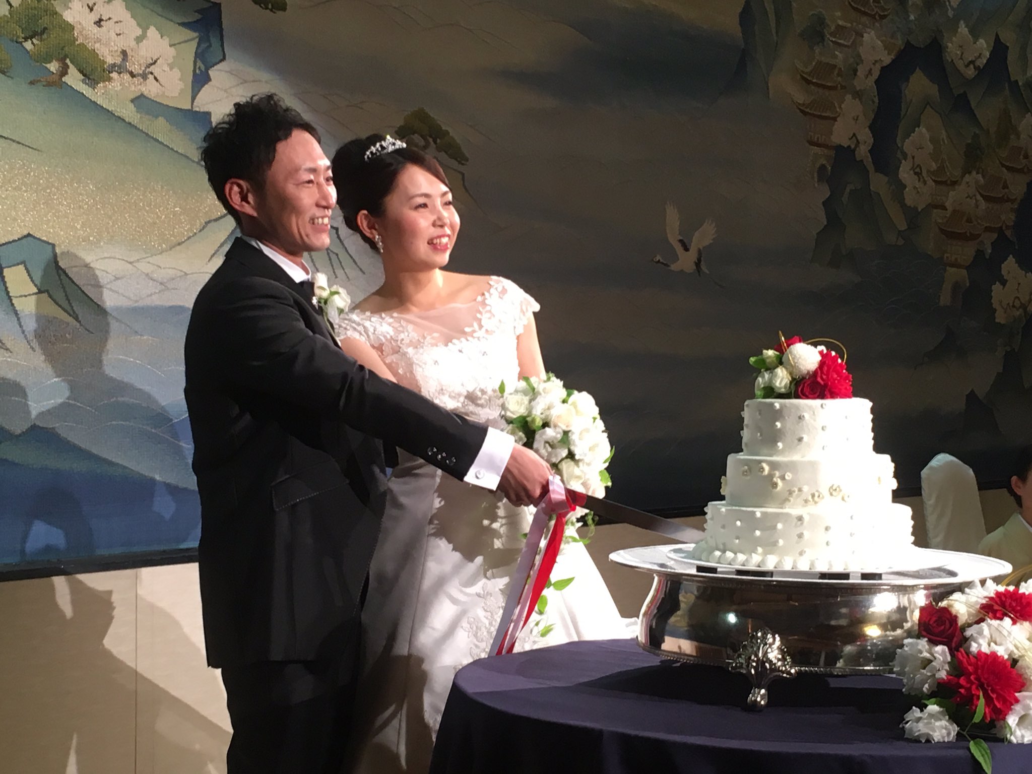 会社の同期の結婚式行ってきた 18歳の頃からずっと仲良くしてくれてる5個上の兄貴的存在 幸せな2人 理想の夫婦 結婚式は何度行っても感動する なべさん えりかさん末長くお幸せに 明治記念館 神宮 Tvでしか見たことない芸能人御用達の