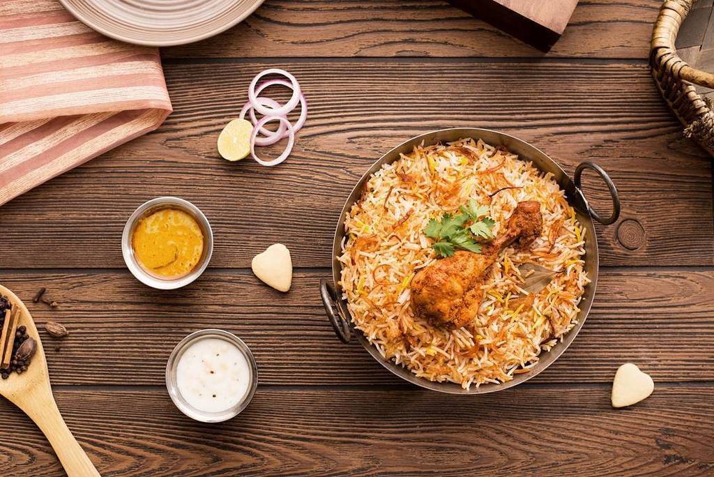 Inner_Chef's tweet photo. #BiryaniWeek Know what sounds good? A brilliant Chicken Biryani and a rasmalai free with i… https://t.co/ngcxZsP6fY https://t.co/ulLE1utC9T