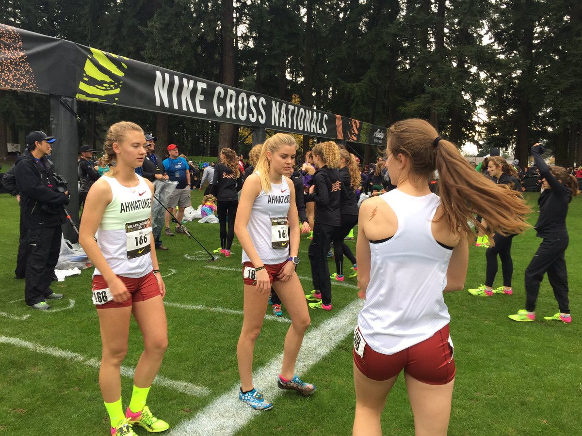 milesplit's tweet photo. Desert Vista getting ready to go #NXN https://t.co/wyzTssgoQa