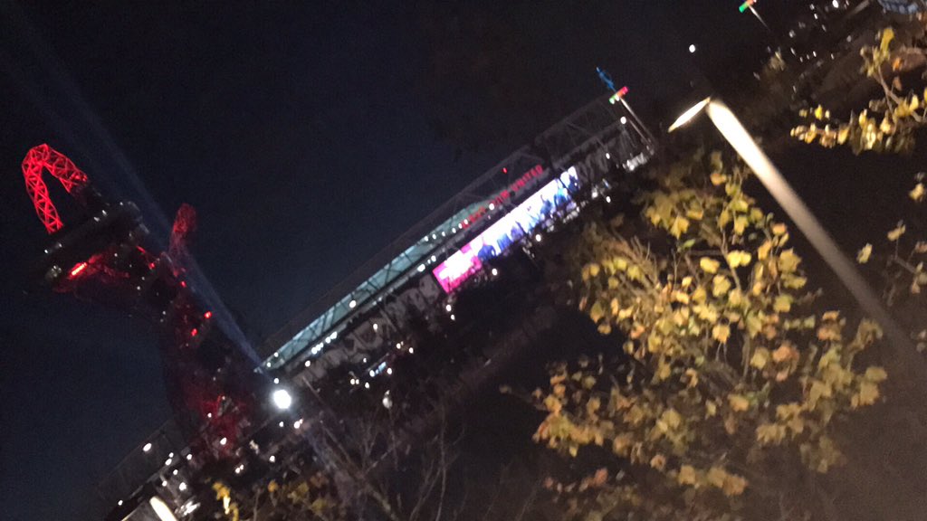 GSC_Pro's tweet image. #GSPro A night at the London Stadium #WHUvAFC #football #EPL #dealingwiththepros #LOVELLFC