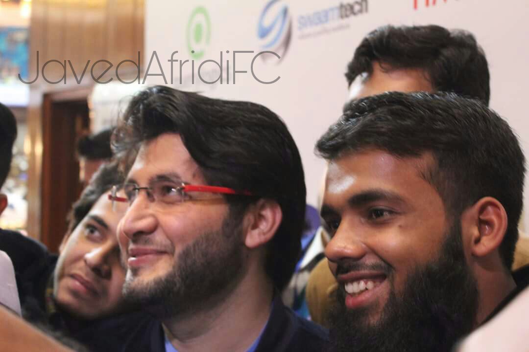 TeamJaved's tweet photo. [Exclusive Picture] 
Javed Afridi's pictures at #LCLconfrence at Islamabad. 
#LCLconfrence 
#LCL2016 
#JavedAfridiFC 
@JAfridi10 https://t.co/zQ6dFBJGaY