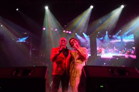 economicsjazz's tweet photo. Peabo Bryson, Michael Paulo and Raisa have successfully ended this spectacular show with amazing performances! https://t.co/TNWvqO8SEP