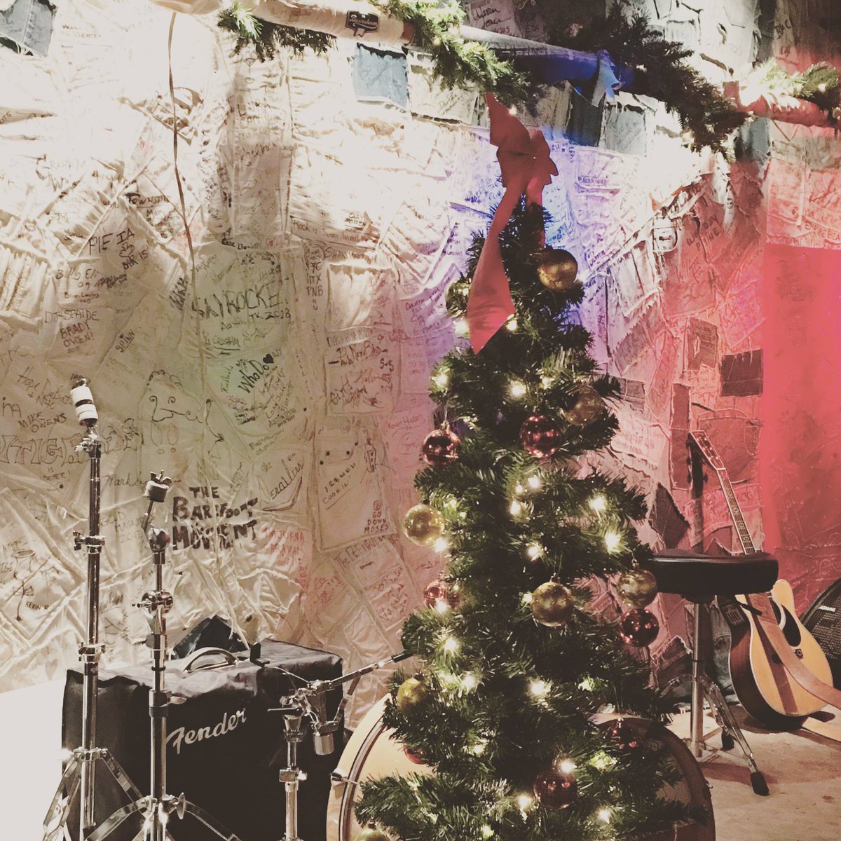 linedrybrand's tweet photo. Backstage @nokidhungry event ✨ 
#tistheseason #newyork #nokidhungry #charityevent #linedry #madeinnyc https://t.co/ktf7WiqbjE