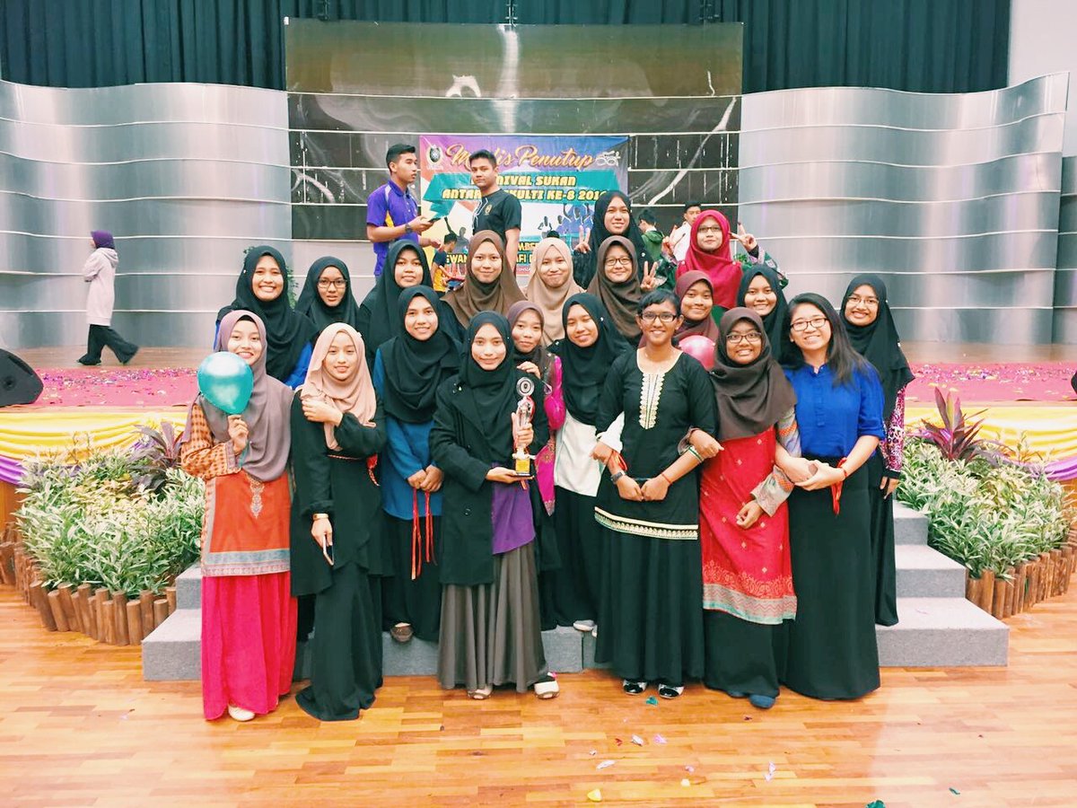 iznihazwanie's tweet photo. We did it gaiz! 💕 
-Naib johan Persembahan Malam Kebudayaan SAF
#FBIM https://t.co/zgLJWIFaDw