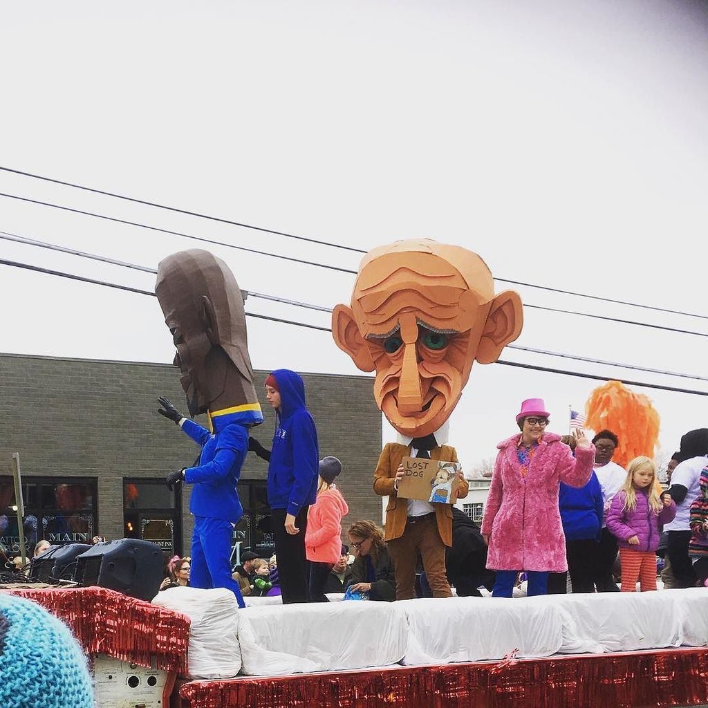 Kristin_Deez's tweet photo. More puppets #mainx24 https://t.co/aEO6ICobxg https://t.co/TQsmBRoYFU