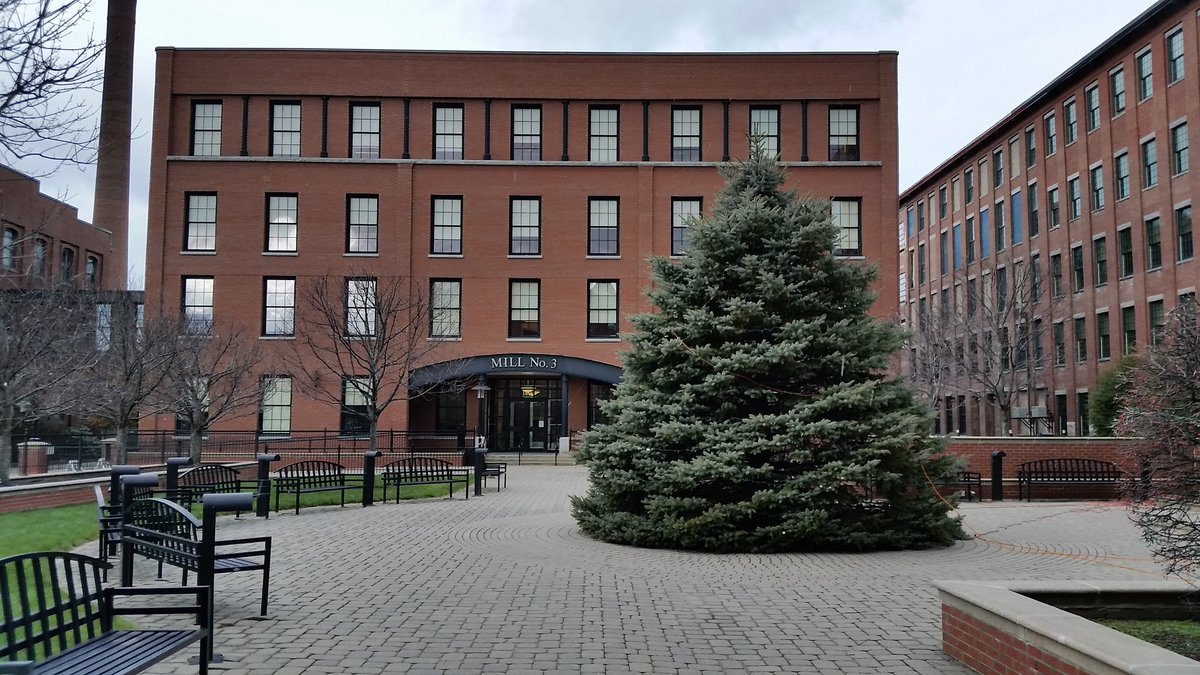 jmorin34's tweet photo. Bates Mill Plaza, Lewiston,  Maine.  A beautiful spruce tree was donated to the Plaza. The tree came from Mr &amp; Mrs James Morin of Lewiston. https://t.co/JMGr3TGGb4