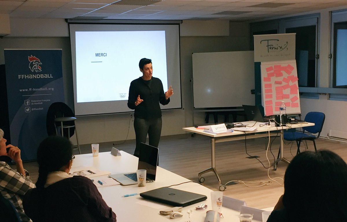s_renouf's tweet photo. Un grand merci à notre marraine @Charlotte_G_F pour ce témoignage et cet échange avec les dirigeantes 👍 #feminisationHB https://t.co/EiuKOwwktl