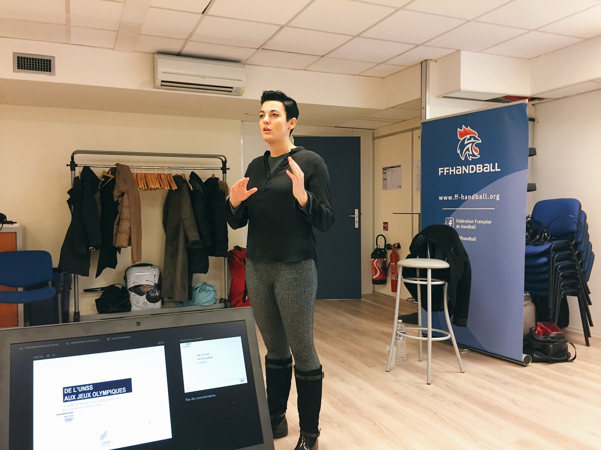 s_renouf's tweet photo. Un grand merci à notre marraine @Charlotte_G_F pour ce témoignage et cet échange avec les dirigeantes 👍 #feminisationHB https://t.co/EiuKOwwktl