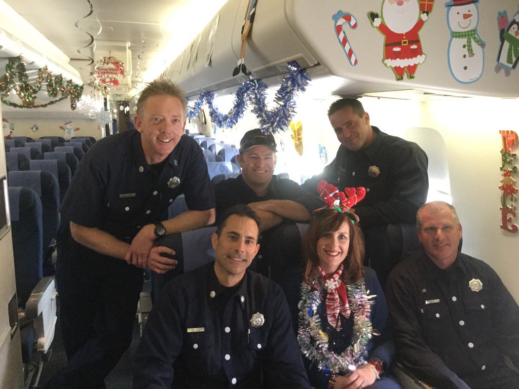 #UAFantasyFlights SFO to North Pole. SSFFD Paramedics onboard and proud to support the mission!
