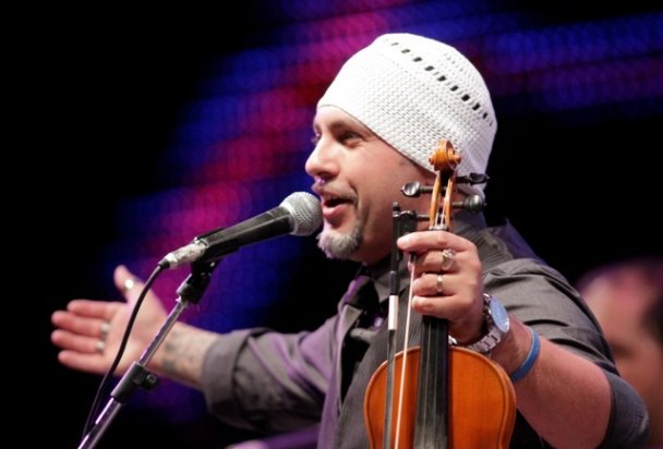 Dese las 19 en la Fiesta Patronal de San Javier en Santa Fe, se presentan María Ofelia y <a href="/leandrolovato2/">Leandro Lovato</a>. +info goo.gl/TETTKj