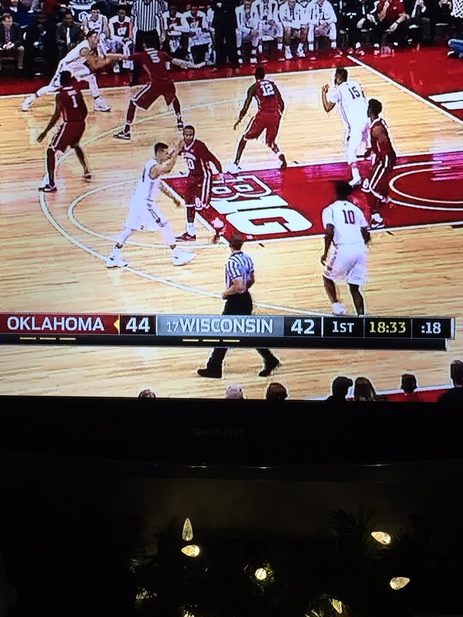 knuter86's tweet photo. That's a lot of points in a short time @BigTenNetwork haha https://t.co/HE83RuVxWV