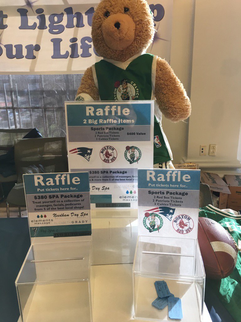 CCNeedham's tweet image. Amazing raffle items at #NeedhamLights