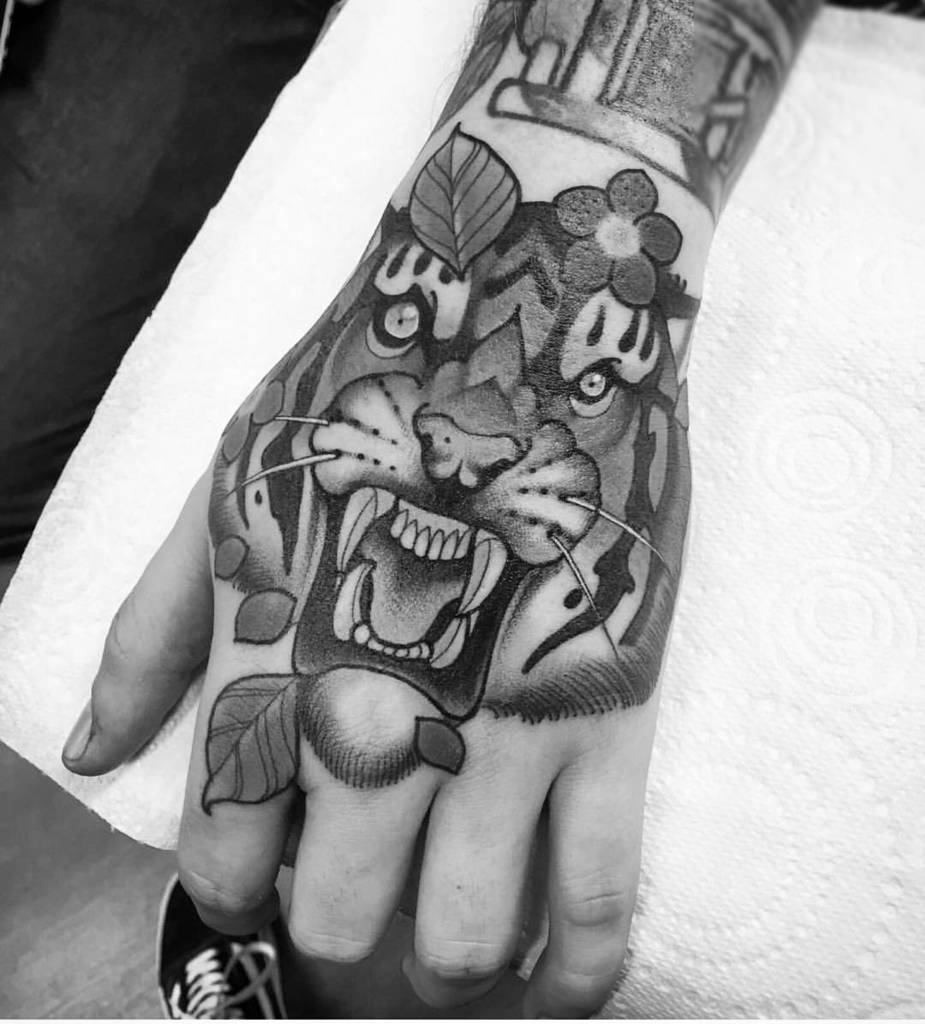 aristanet's tweet photo. Amazing #tattoo #art by @sneakymitch

#tats #tatuaje #ink #inked #inkedup #inkedgirls #tatted #tattedup #tattooed #… https://t.co/4jr52UyLY1