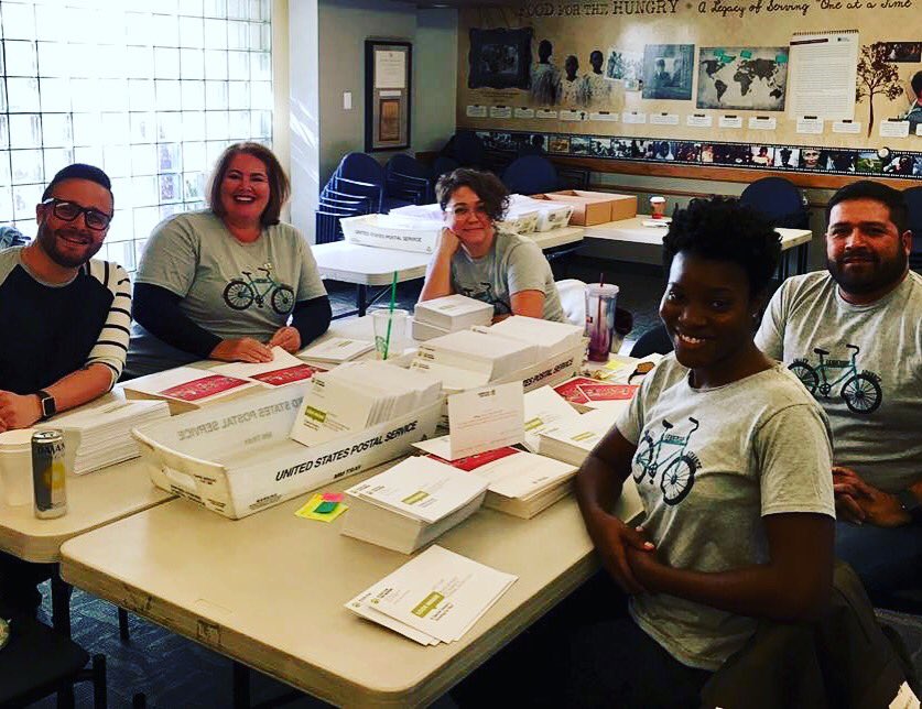TyTheRecruiter's tweet photo. Spent time with some of my kick ass Valley Leadership peers today, helping Food for the Hungry with their holiday campaign. #vla2016 https://t.co/yqOHBZGSB6