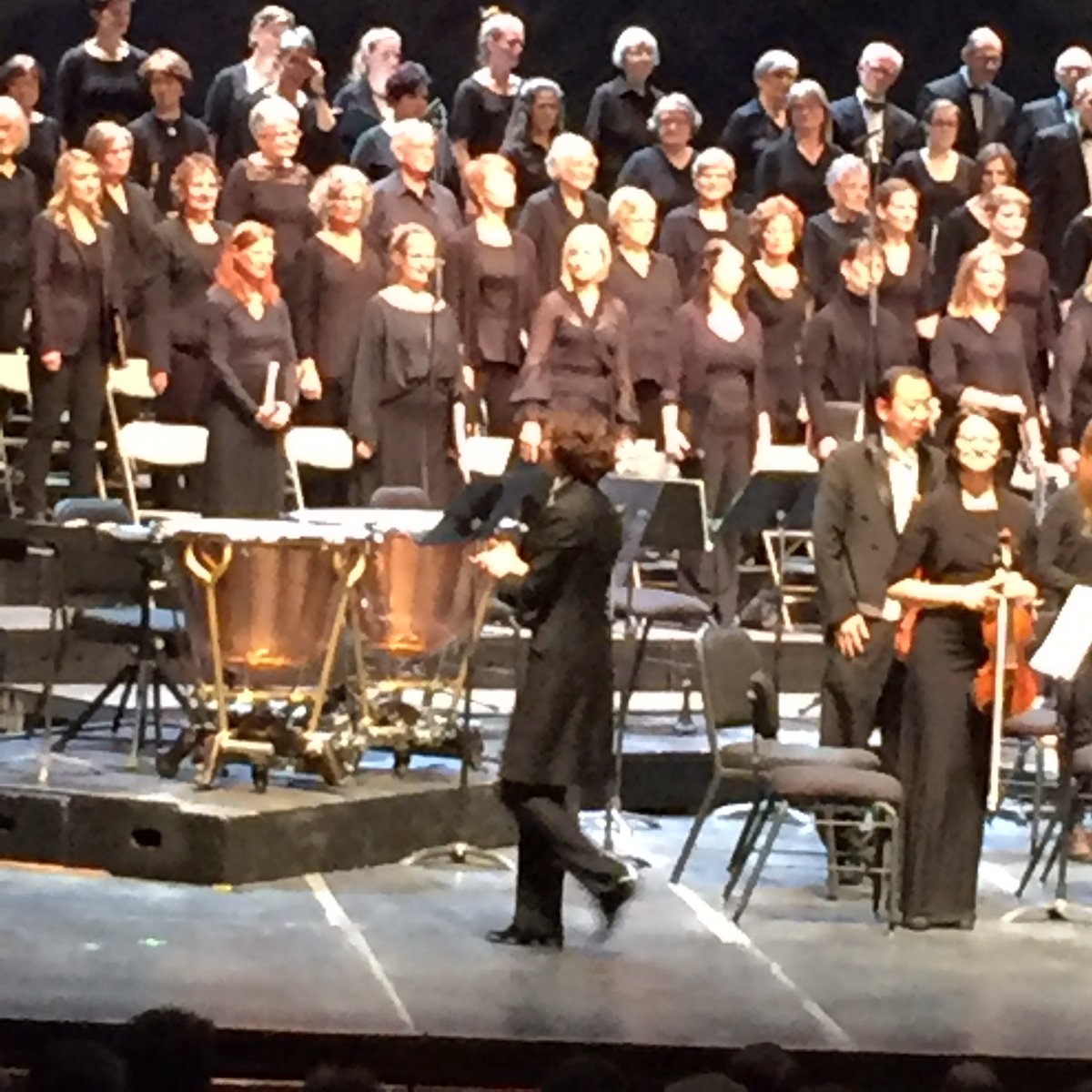 Whispaddy's tweet image. My friend Ellen and I enjoyed a beautiful performance of Handel's Messiah at the Concert Hall. There's another performance tonight....