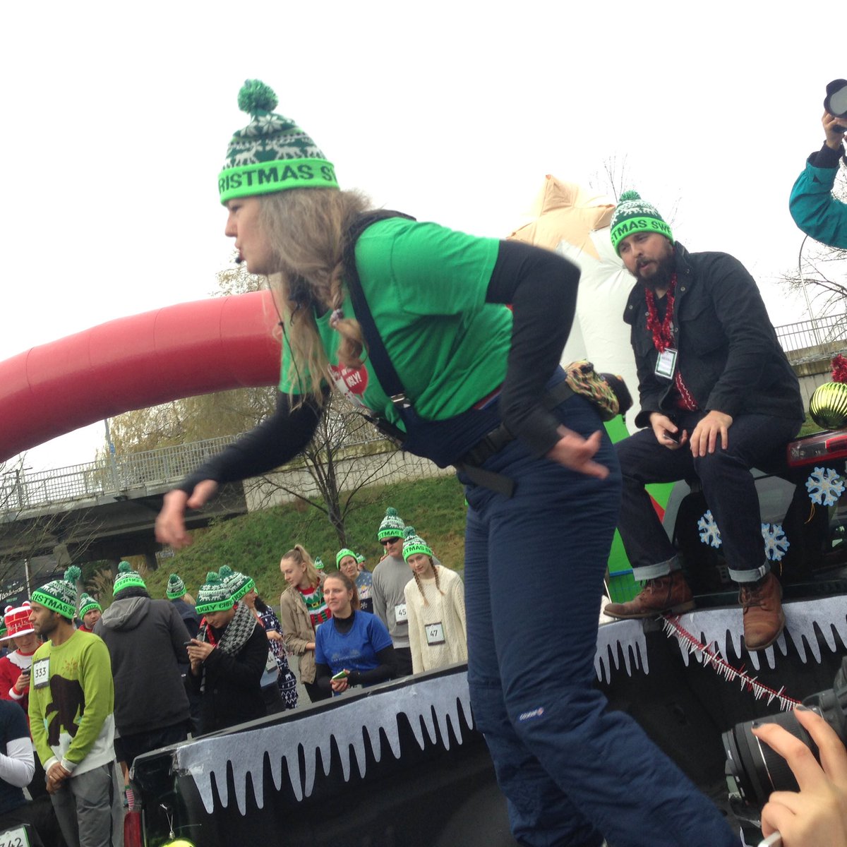 #eventlife @TheresaTreeWalsh MC &amp; Warmup Pro #UglyDash #Christmas #runrunrudolph