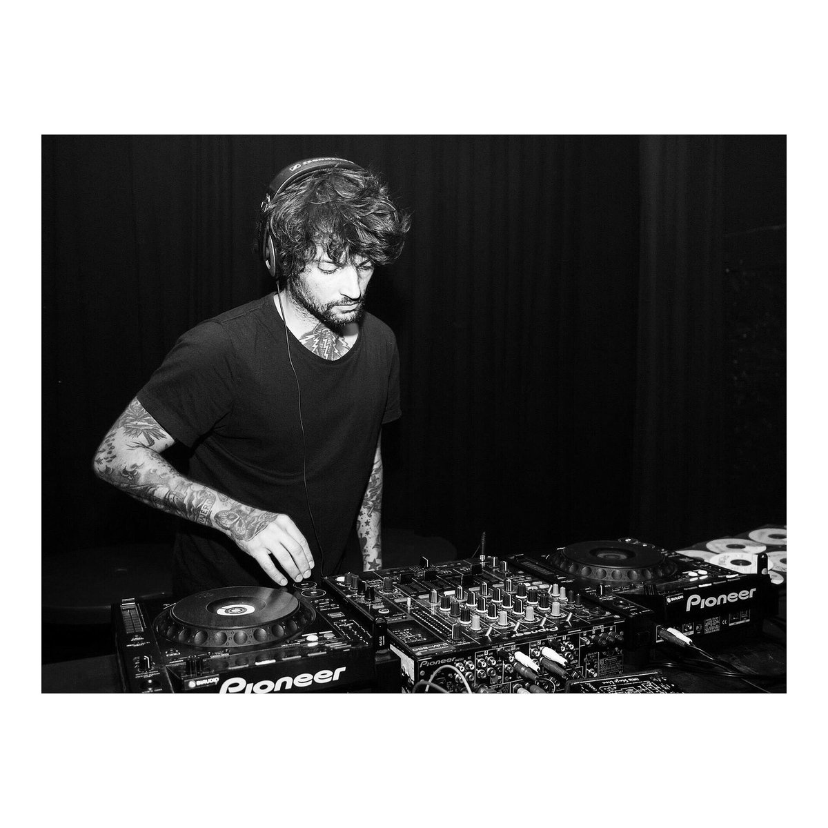 Esta noche vuelvo <a href="/La2DeNitsa/">La [2] De Nitsa</a> <a href="/NitsaClub/">Nitsa Club</a> @Sala_Apolo junto #djcapo <a href="/lecoolbarcelona/">Le Cool Barcelona</a> <a href="/bcncultura/">Barcelona Cultura</a> <a href="/Farmwayrecords/">Farmwayrecords</a> <a href="/AgendaConcertsC/">AgendaConcerts.CAT</a>