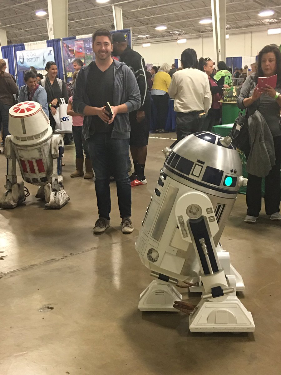 beckylebret's tweet image. With @SDmakersguild attending the @STEAMMakerFest and look who we ran into #R2D2 #sdmakerfest #nexted @jabezlebret