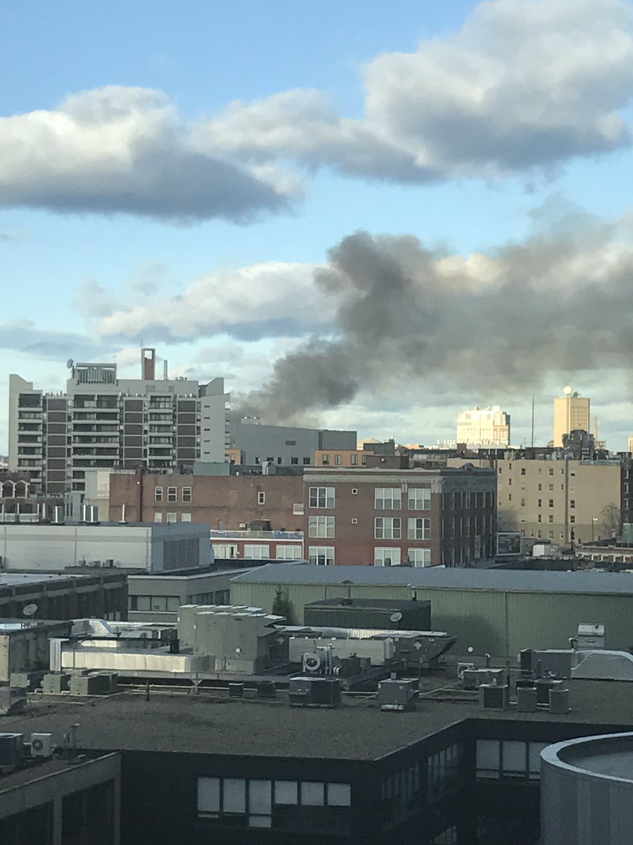 NourNKudsi's tweet photo. Not sure where it's coming from #fire #boston https://t.co/HyYTaGsTM2