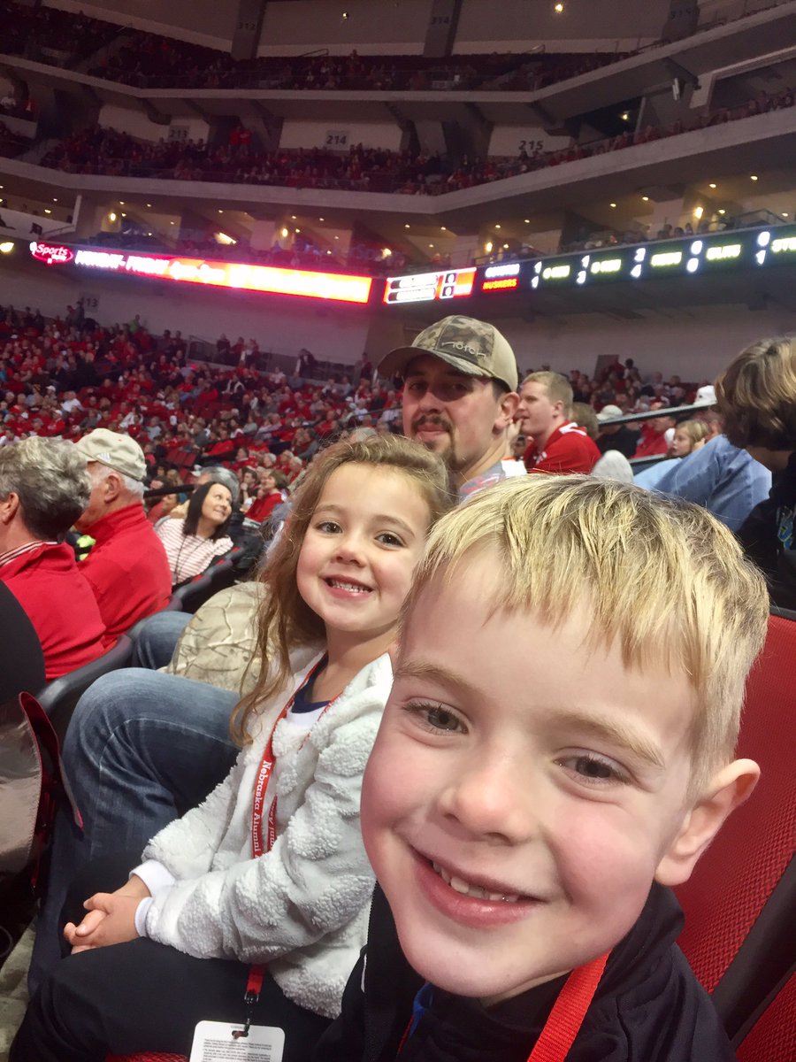 aminnick3's tweet photo. First #Huskers game! 🏀❤️ https://t.co/D5LuoZZv3o