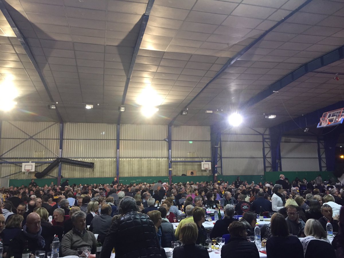 thaliemarch's tweet photo. Repas clôture Téléthon servis par les agriculteurs et agricultrice de NOYAL sur Vilaine et l'asso cuisine.
730 repas servis https://t.co/fIHhnW7azg