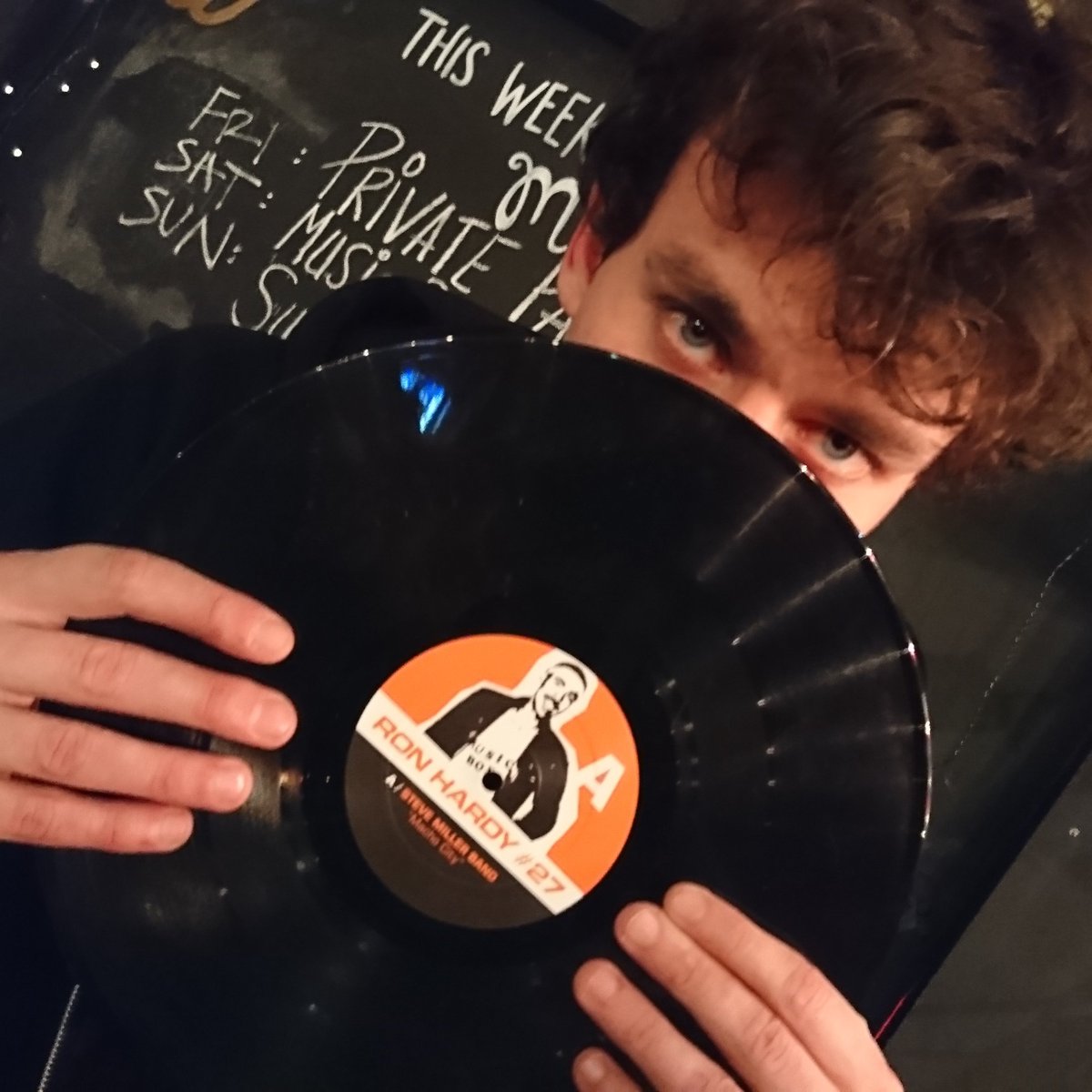 #OnAir Cheeky Soundsystem til 9pm then <a href="/readthecrowd/">David Minns</a> up next live from <a href="/wunderlustLDN/">Wünderlust</a> <a href="/musicboxradiouk/">Music Box Radio UK</a> #xmasparty