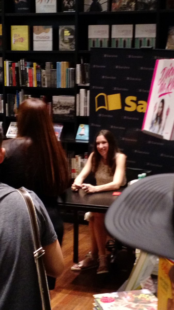 FallenWorldBR's tweet photo. Tremendo de emoção 😂❤ Ela é linda demais!!!!! https://t.co/MX6aQ8pJmD