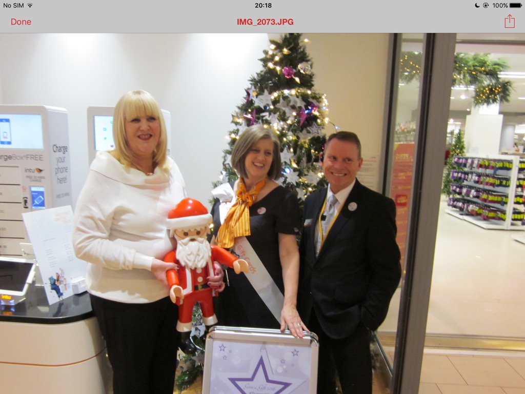 @intuLakeside <a href="/CllrJamesHalden/">James Halden</a> @Shane4Stanford lovely to view our give a gift to a looked after child Thurrock 2016